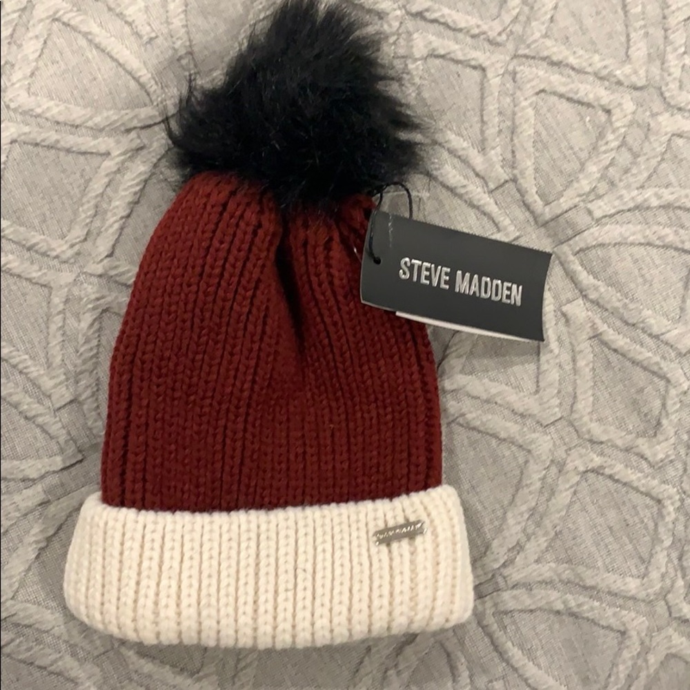 Steve Madden Wine Multi hat